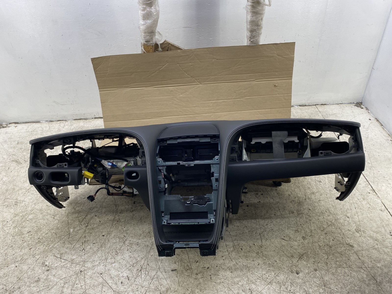 2014-2019 BENTLEY FLYING SPUR OEM FRONT DASHBOARD INSTRUMENT PANEL W/AIR SRS BAG
