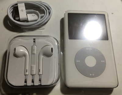 Apple iPod 30GB ブラック/シルバー REFURBISHED Apple iPod Classic 5th Generation (30GB) Black