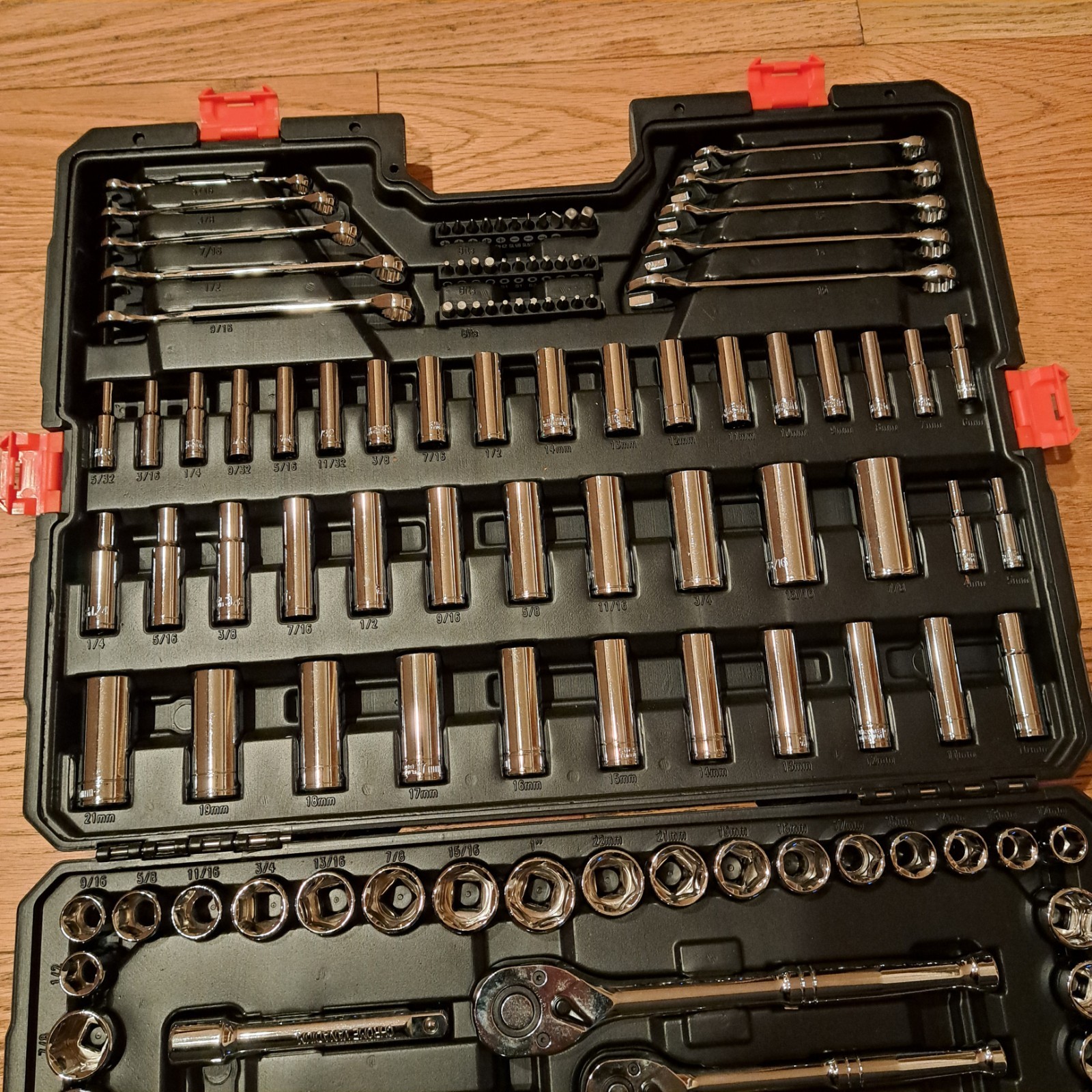 Vevor 205pc Mechanics Tool Set, SAE and Metric Sockets, 1/4" 3/8" 1/2" Drive 