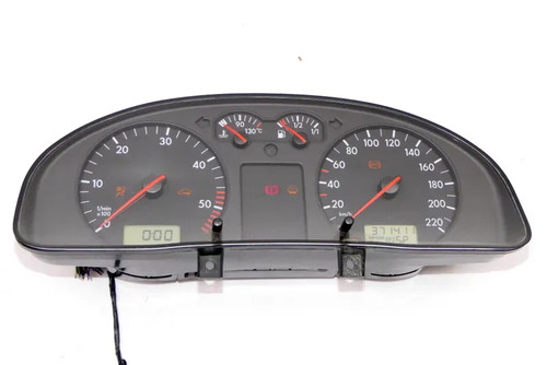 VW Passat 3B Tacho Tachometer Kombiinstrument 371.000km 3B1919860C 1,9 TDI