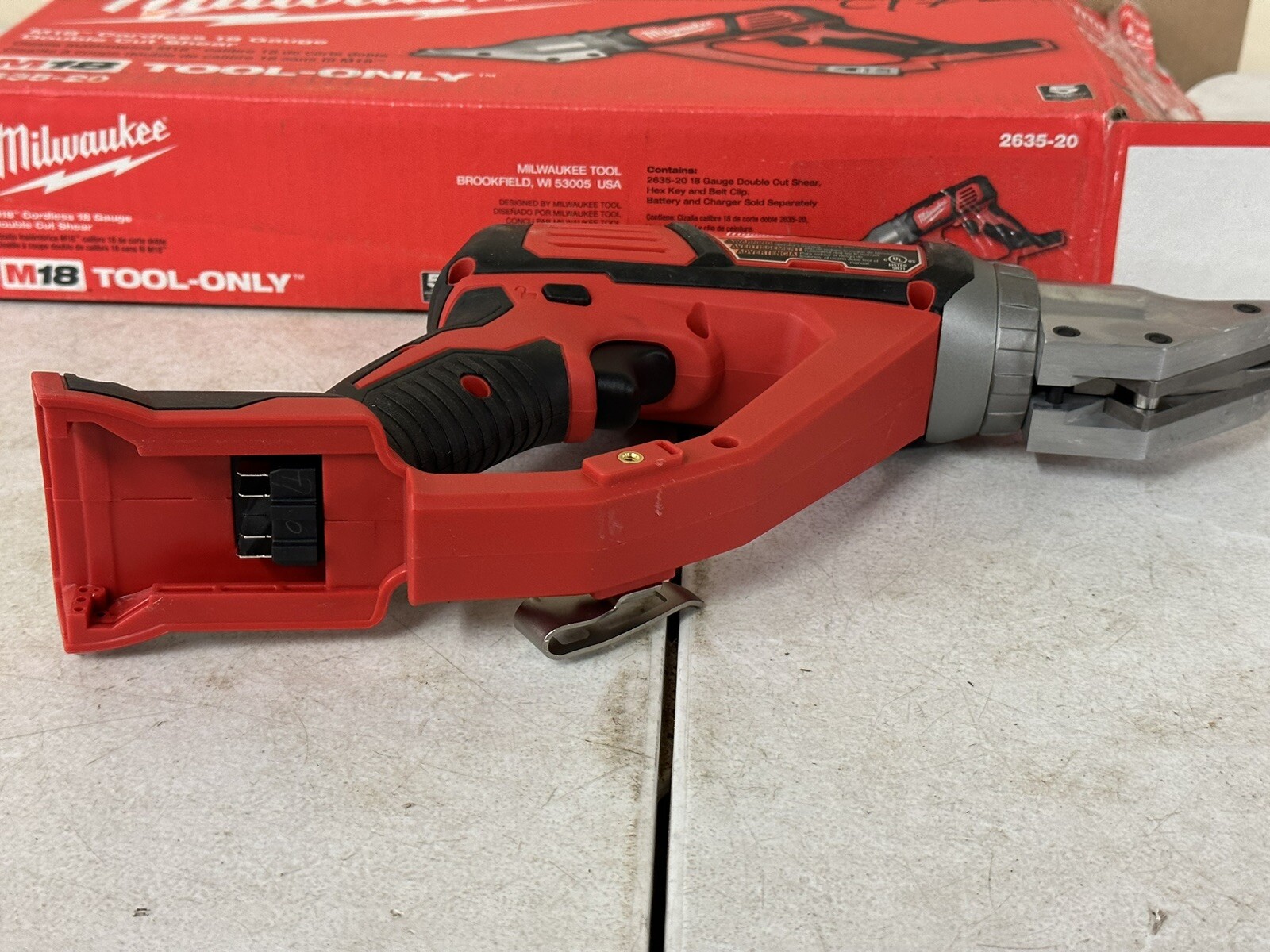 Milwaukee 263520 M18 Cordless 18 Gauge Double Cut Shear Bare tool
