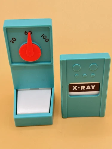 Vintage Fisher Price Little People HOSPITAL SCALE X-RAY Children's #931