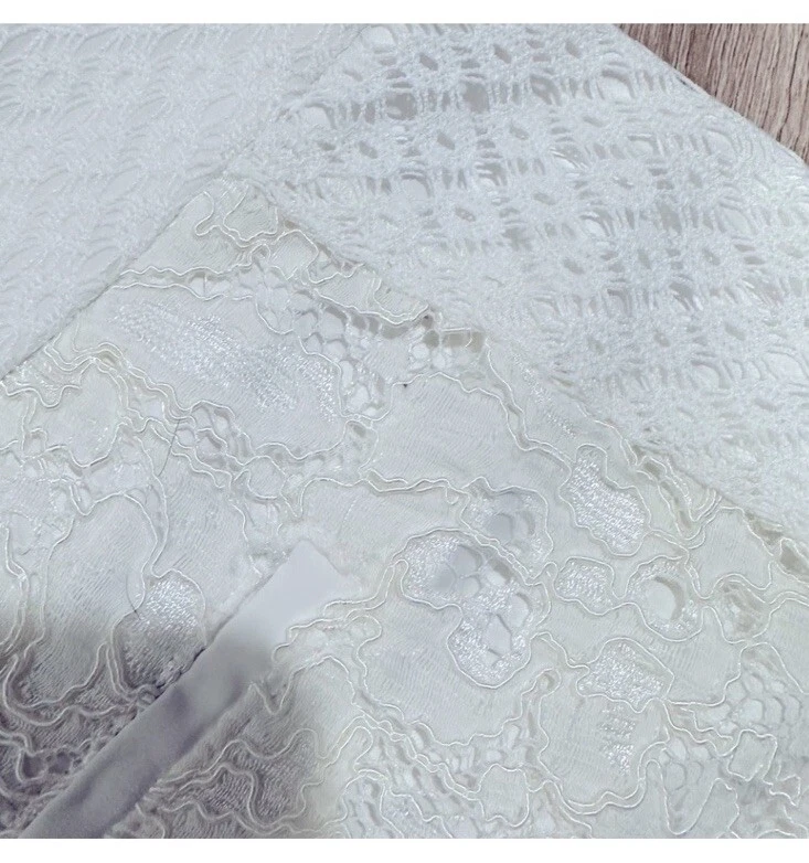 🩲Cache White Lace Front Zip Size 8 Lined Shorts Waist 31” Inseam 4.5” NWOT - Image 4 of 4