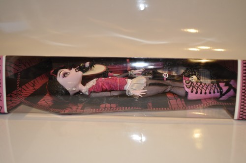 Monster High Draculaura Vampire Fashion Doll Wave 1-2012 Release-BBC69-Fabulous