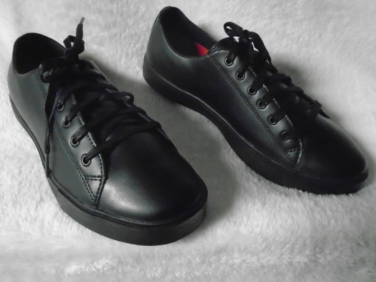 Leather Slip Resistant Lace Up Sneakers 