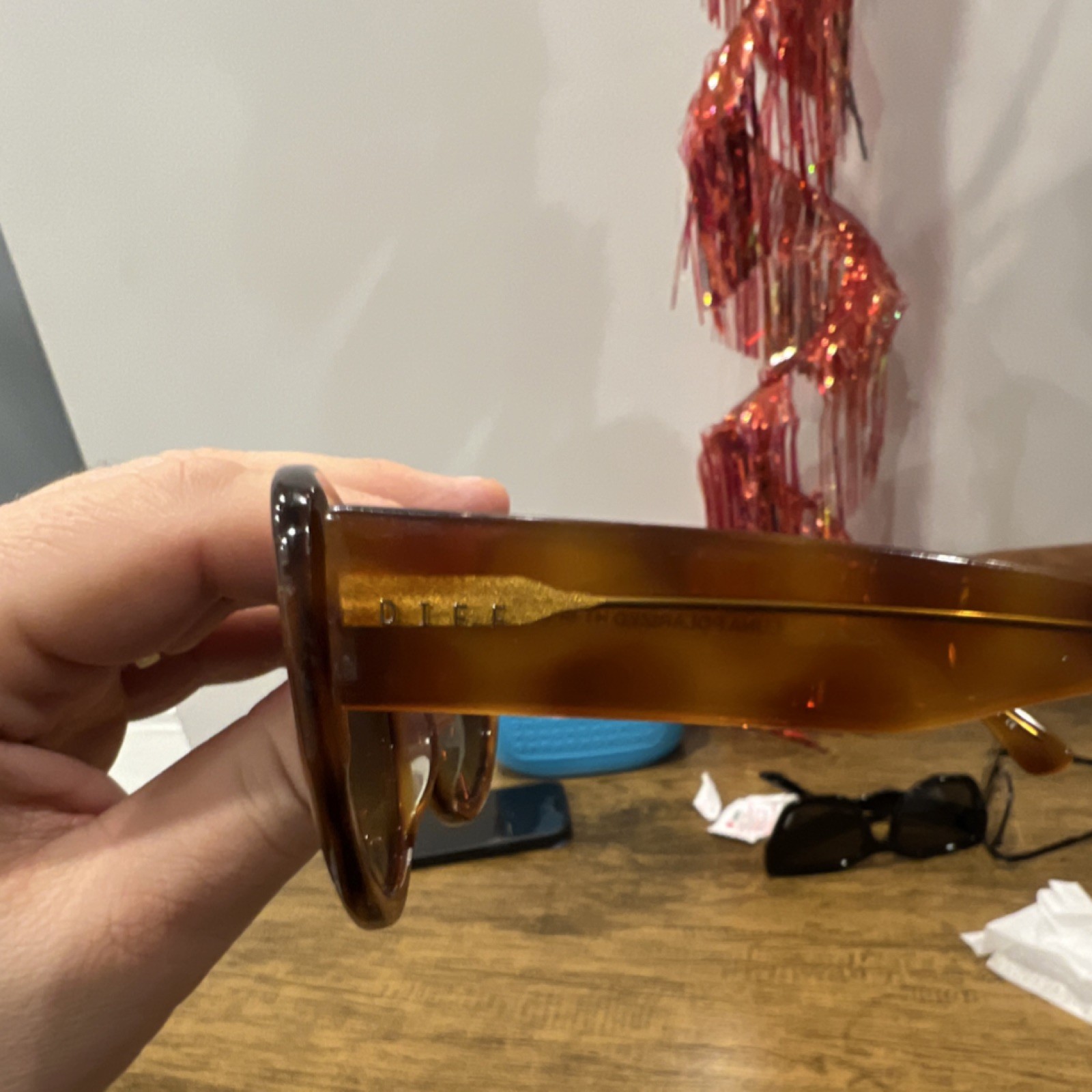 Diff unisex  Round Brown Plastic Frame Sunglasses… - image 4