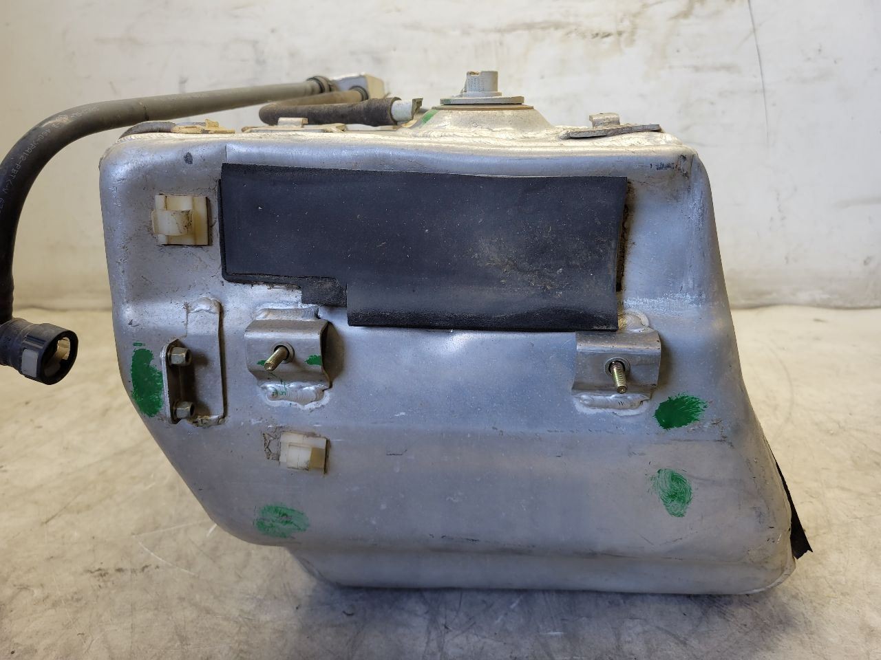 2005 2006 2007 2008 2009 2010 11 12 13 Maserati QUATTROPO Fuel Gas Tank 233084