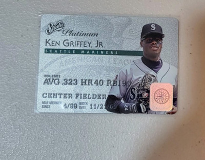 1995 DONRUSS STUDIO = KEN GRIFFEY PLATINUM CARD 5 OF 25