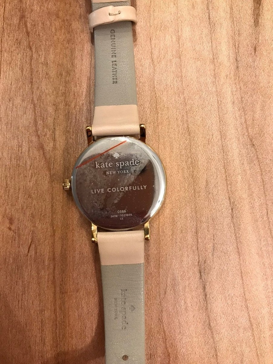 Kate Spade New York Metro Scallop Three-Hand Vachetta  display picture 3