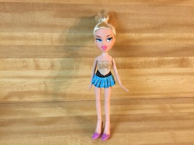 bratz doll (2001) chloe blonde hair blue eyes Pink High Heels Blue Skirt Tan Top