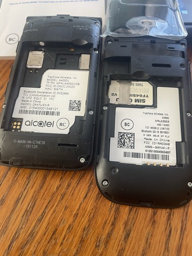 2 Alcatel MyFlip - 4 GB - Black (TracFone) Basic Cell Phone - Afbeelding 13 van 15