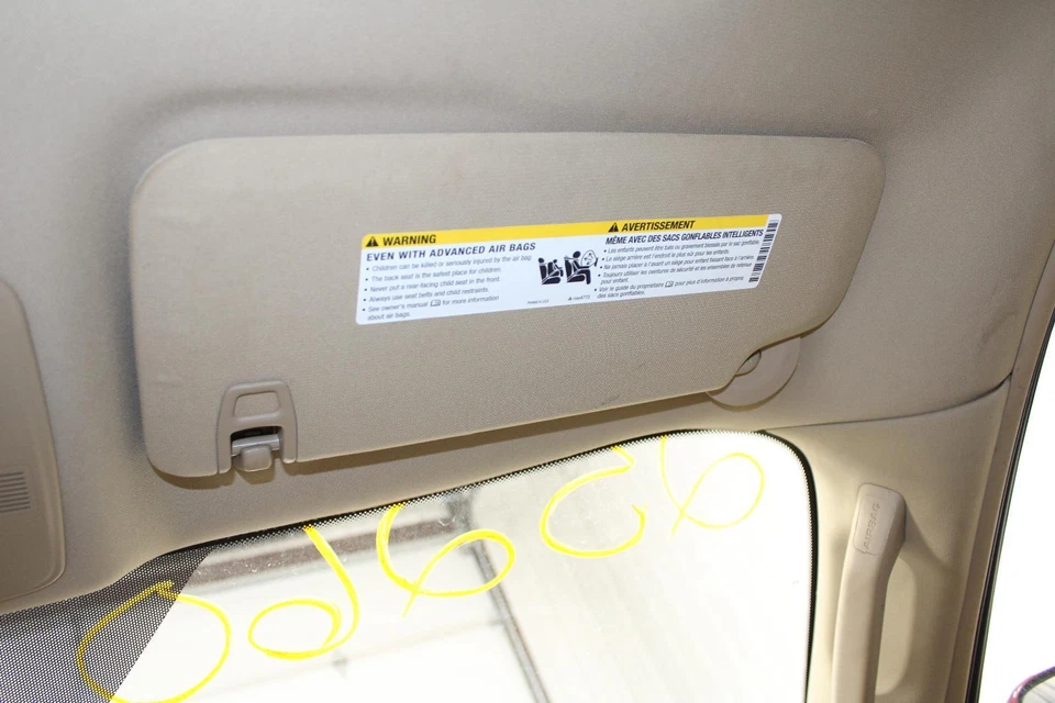 Parasol derecho usado se adapta a: Buick Enclave 2008 iluminado grado derecho A Foto 2 de 4