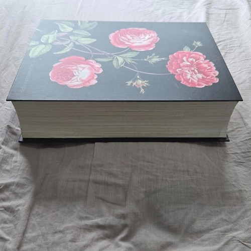Fake Book Decoration Storage Box - Floral design - 27 cm x 34 cm x 9 cm - Picture 3 of 5