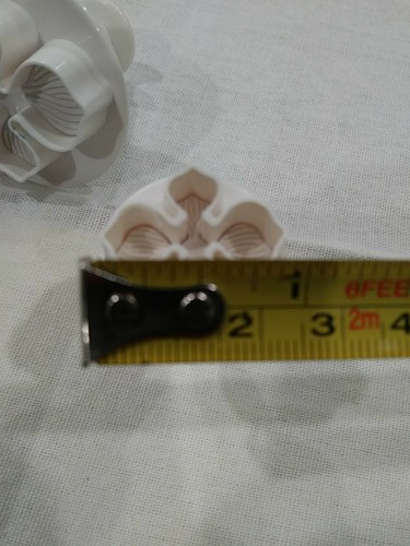 Hydrangea Plunger Cutter For Fondant Or Gumpaste Set Of 4 - Picture 4 of 4