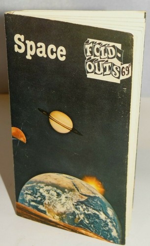 SPACE CARDS FOLD OUTS SHELLEY GRAPHICS NUTMEG PRESS 1981 VINTGE CARD 0899430899