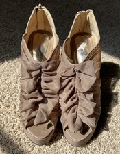 Chinese Laundry 5  Heels Size 7M