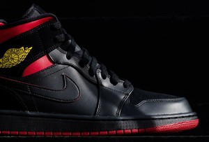 air jordan 1 mid last shot