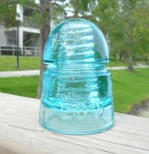 NICE LIGHT AQUA CD 145 EDR BEEHIVE STYLE GLASS INSULATOR (F)