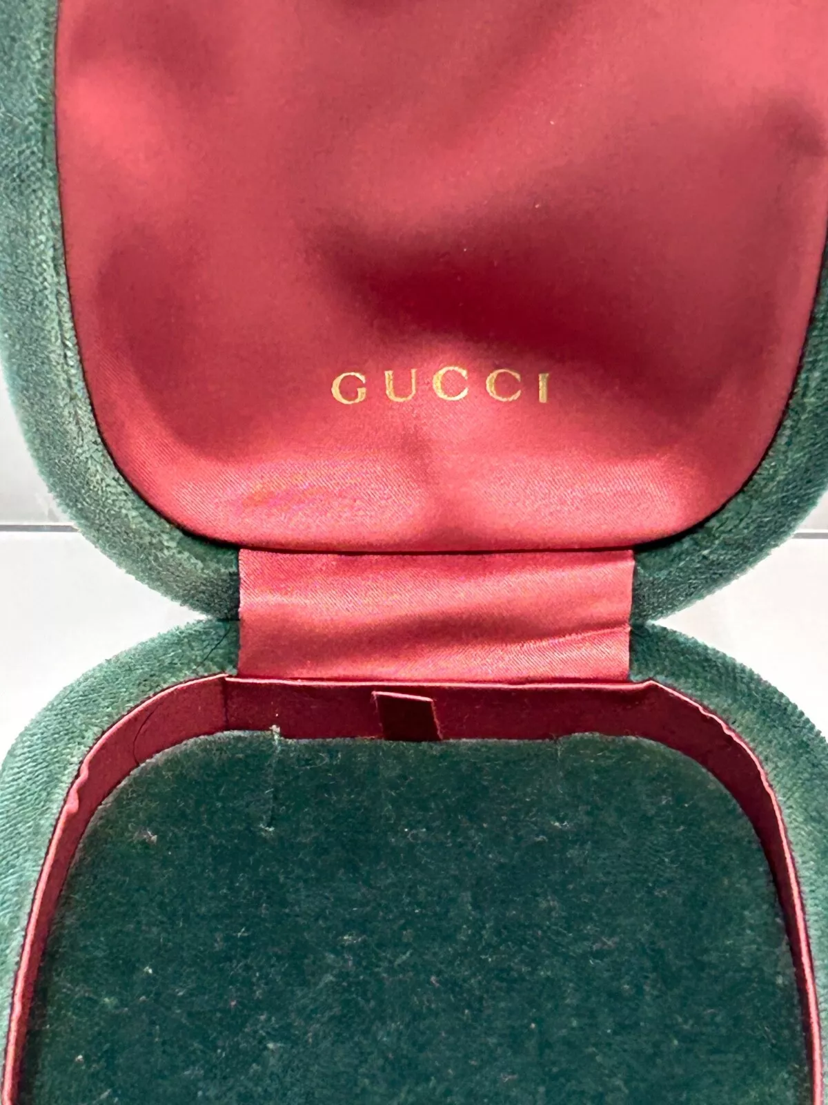 Collier bijoux Gucci neuf authentique étui velours vert boîte et sac cadeau