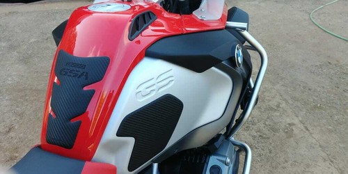 RubbaTech BMW R1200GSA / R1250GSA knee pads embossed 'Compass' - Bonus Pack - Picture 4 of 5