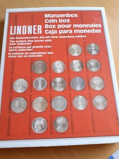 Lindner – Münzenbox – 2111 – für 35 St. bis 32 5 mm Durchm. – top