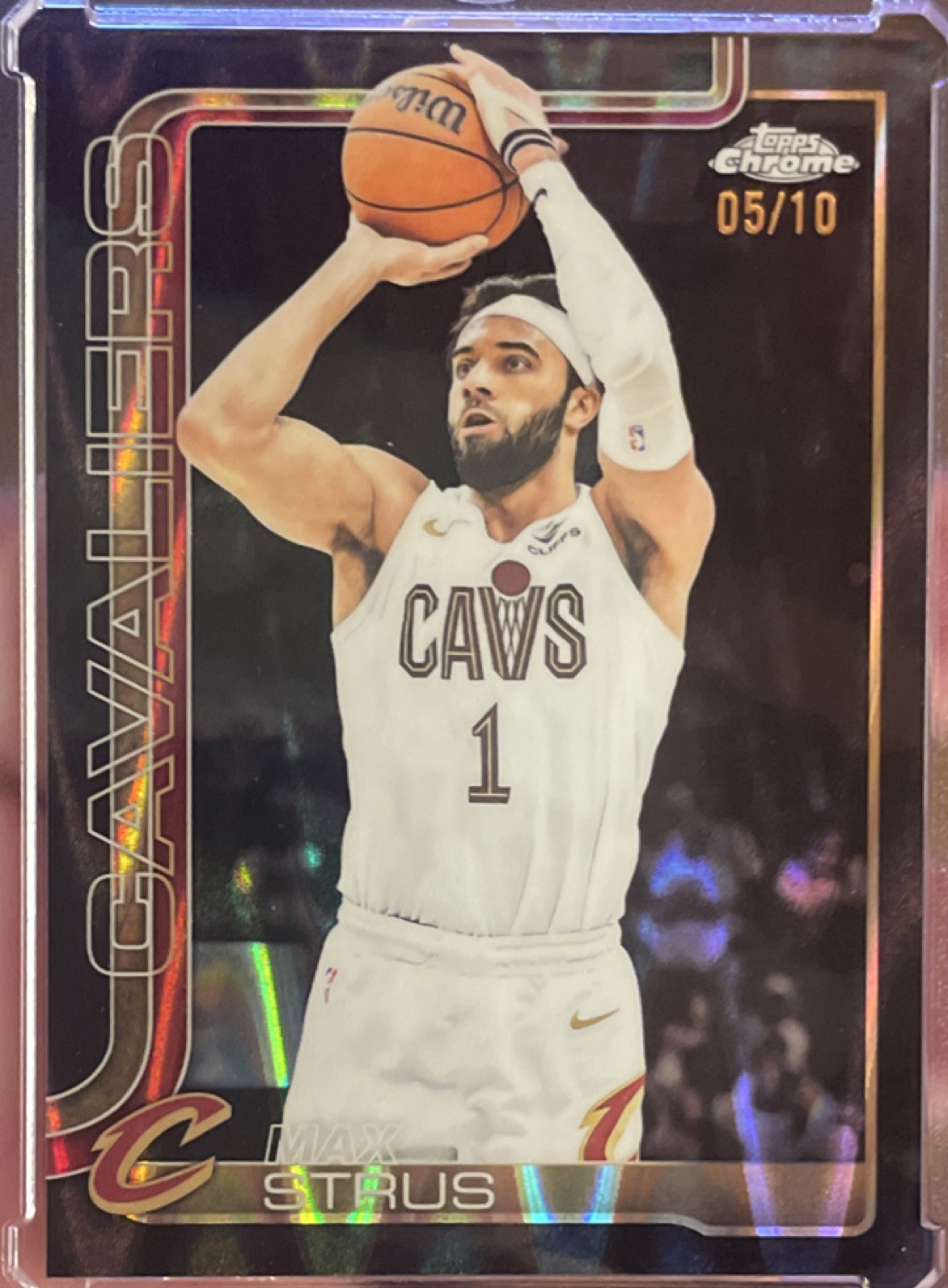 Topps Chrome 2025-26 Max Strus Serial Numbered /10 Cleveland Cavaliers #32