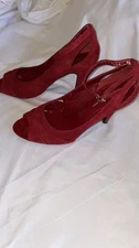 Women's Red High Heel I. N. C. INTERNATIONAL CONCEPTS size 6.5m Merry-red Used