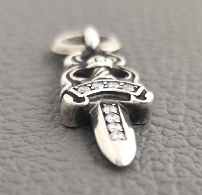 CHROME HEARTS DAGGER CHARM ルビーパヴ 正規品 Chrome Hearts #5 Dagger Charm Pave Diamond Silver Necklace Top