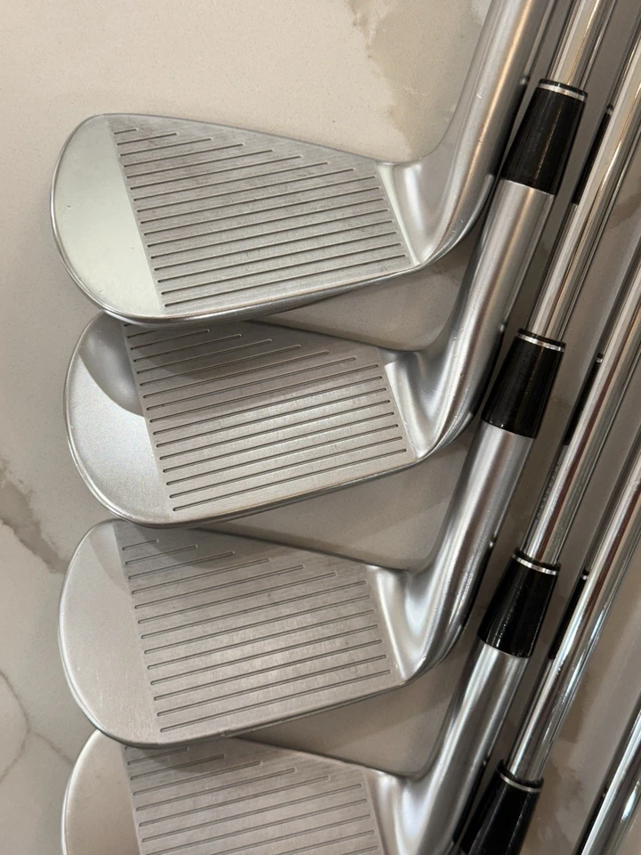 Srixon ZXi7 Iron Set 4-9 Iron Dynamic Gold X100 Tour Issue - Image 3 of 4