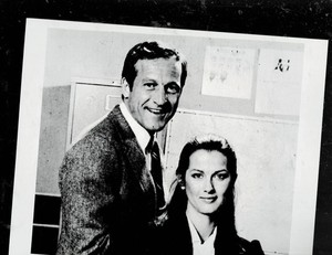 SUPER RARE!! 8X10 1981 ORIG VERONICA HAMEL AND DAINIEL J. TRAVANTI