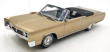 BoS Models Chrysler Newport Convertible 1967 1:18 BOS273