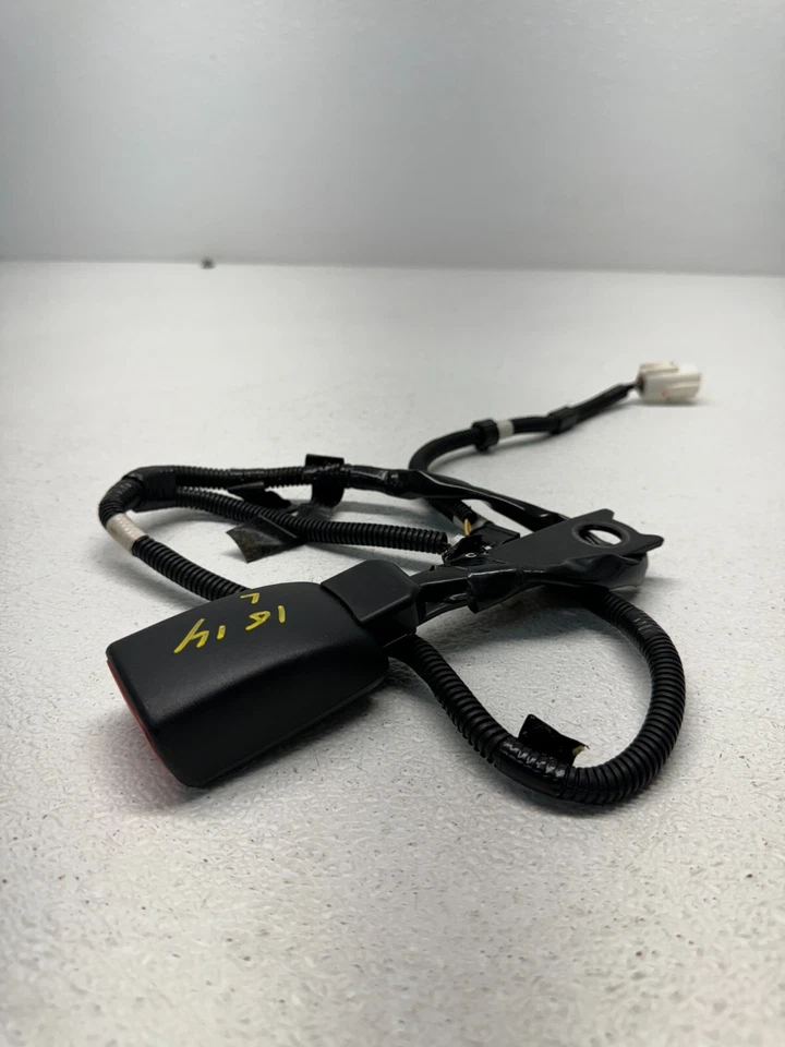 Lexus Es350 2007-2012 hebilla de cinturón de seguridad delantero izquierdo 7323033600 OEM 221614 Foto 3 de 4