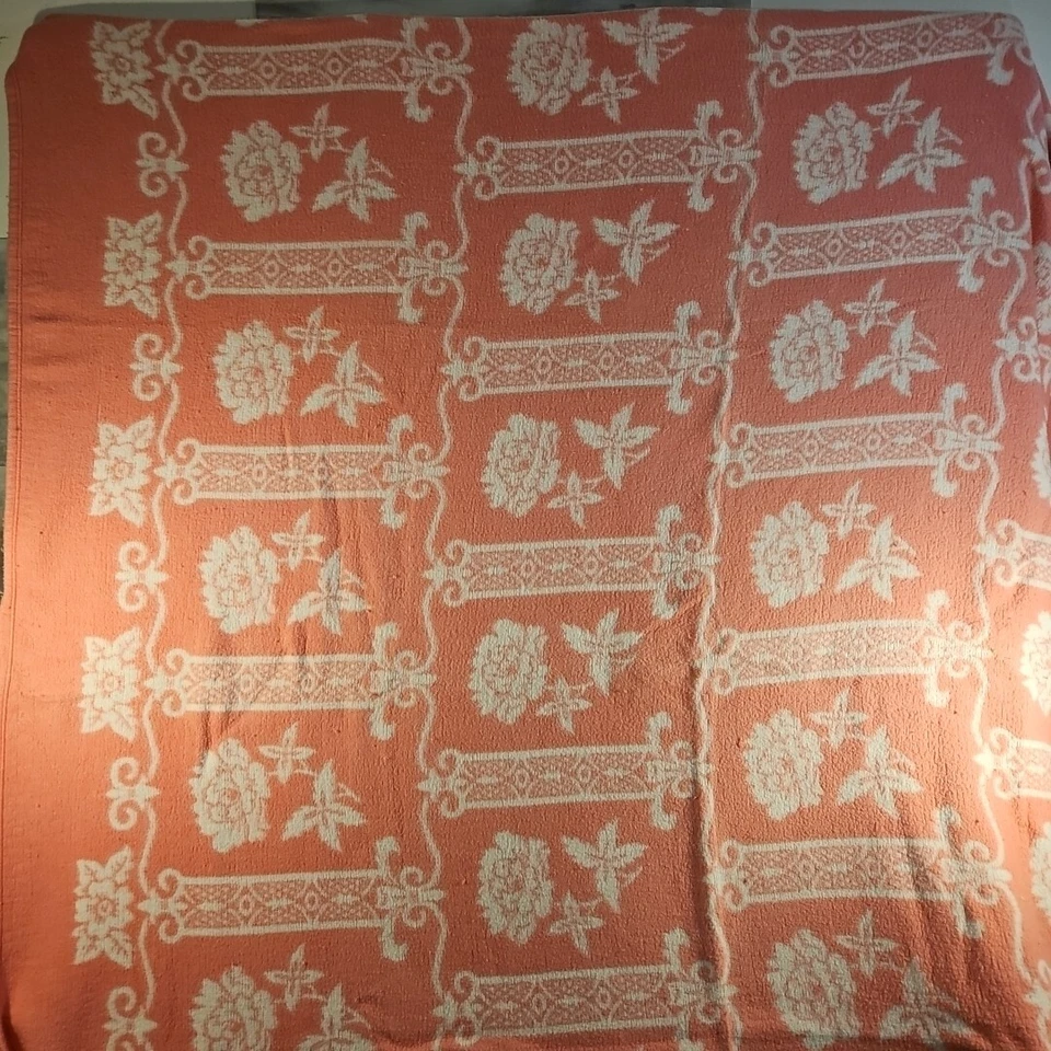 Vintage 1950's Blanket Salmon Pink Peach w Flower Camp Blanket? Cottage Art Deco - Image 2 of 4