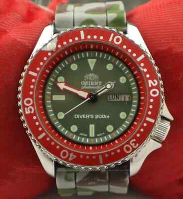 ORIENT Divers Automatikwerk ROT/SCHWARZ Datum drehbare Lünette   SCHNELL & GRATIS