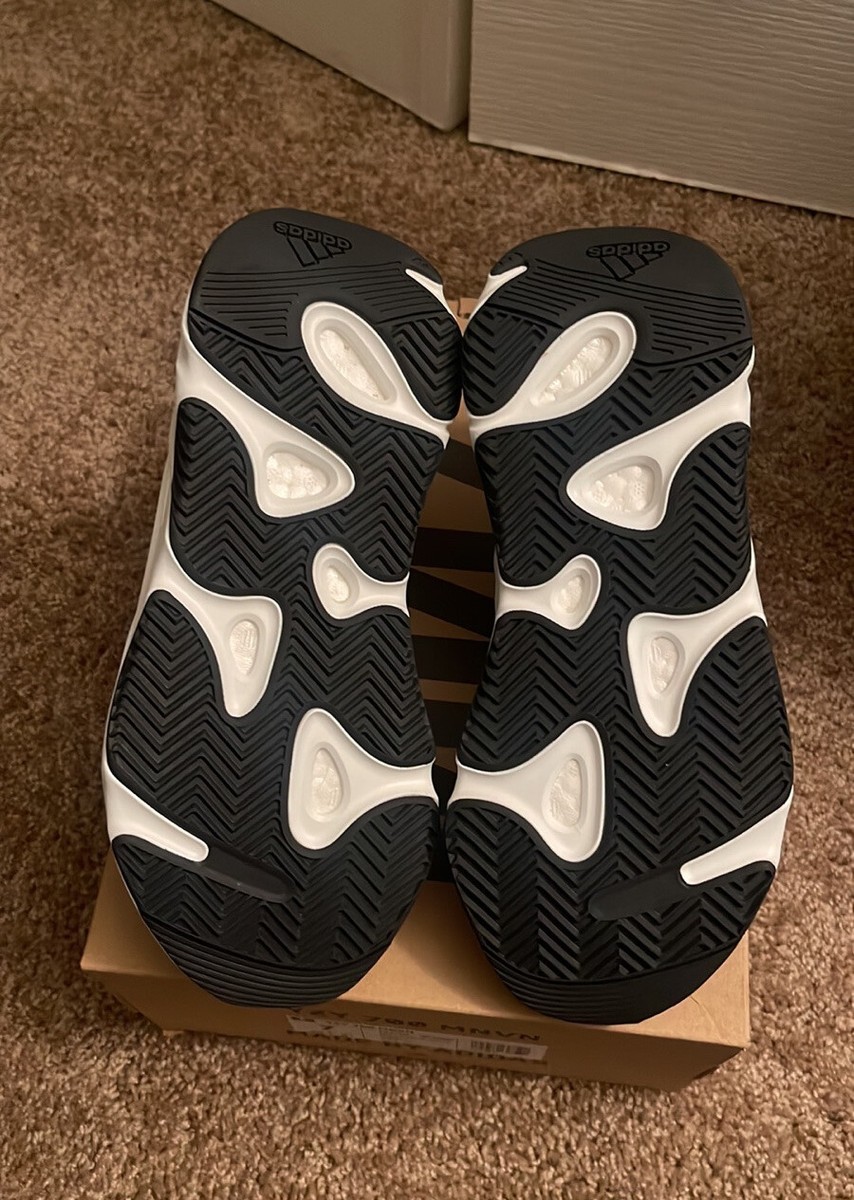 Size 7- Adidas Yeezy Boost 700 MNVN Laceless Analog 2022 | eBay