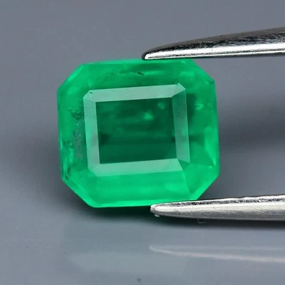 💎 1.45ct 6.7x6.2mm Octagon Natural Green Emerald - Zambia Gemstone - Image 1 of 4
