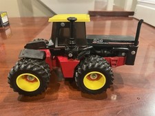 1/32 Ford Versatile 836 4WD Tractor W/Duals, Designation 6, Scale Models