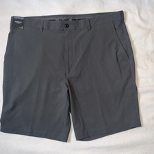 Roundtree Yorke Performance Men s Classic Fit Flat Front Caviar Shorts 40 New