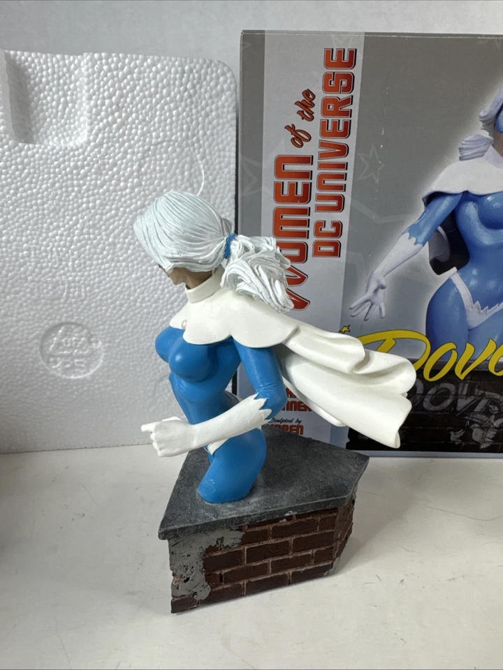 DC DIRECT Women Of The DC Universe Series 3 Limited Edition Dove Bust 79/1500 - Image 3 of 4