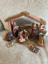 Vintage Nativity Set 10 Pc Wood Stable