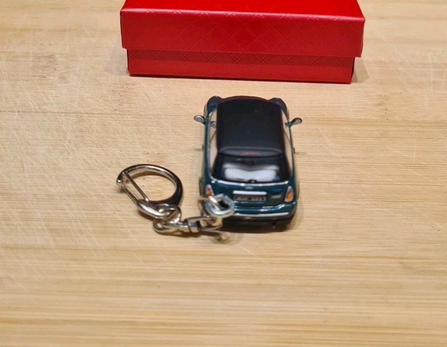 1/72 DIECAST MODEL CAR BMW NEW MINI COOPER KEYCHAIN KEYRING Gift Pack 🎁  - Image 4 of 4