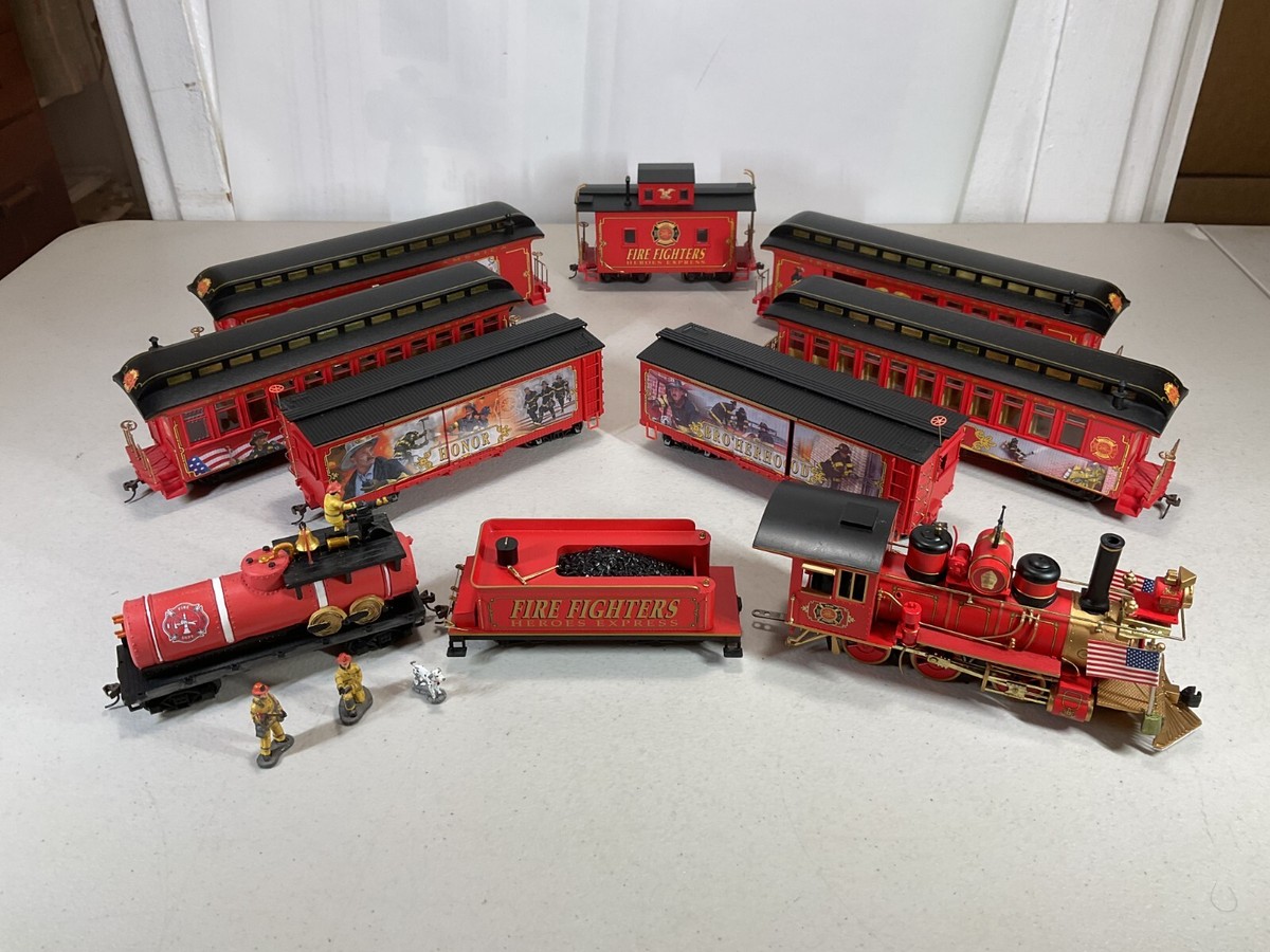 Bachmann Hawthorne Village On30 Locomotive Tender, Cars from Fire  Fighters Set