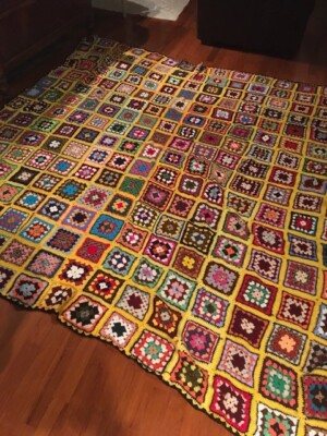 Omas Handarbeit Decke Plaid, Betten, Häkeln, Häkeln, Wolle