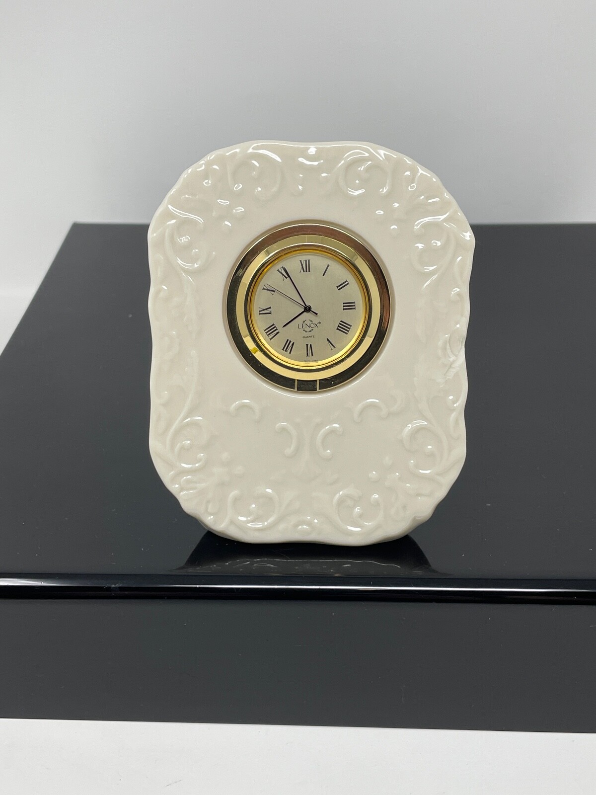 Lenox Ivory Porcelain "Georgian" Quartz Clock Vanity Bedside