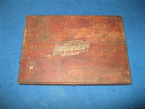 Complete vintage Blue Point Snap-On TD-2400 tap and die set