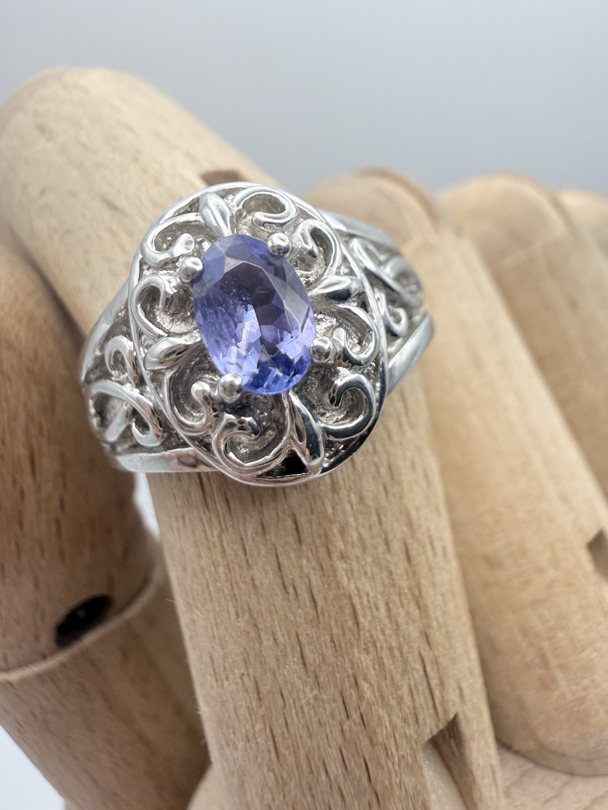 Sterling Silver Ring W/ Lab Created Tanzanite Siz… - image 1