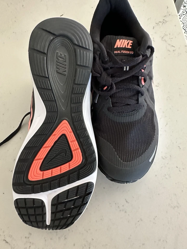 Zapatos para correr Nike Dual Fusion X2 para mujer talla 9 Foto 3 de 4