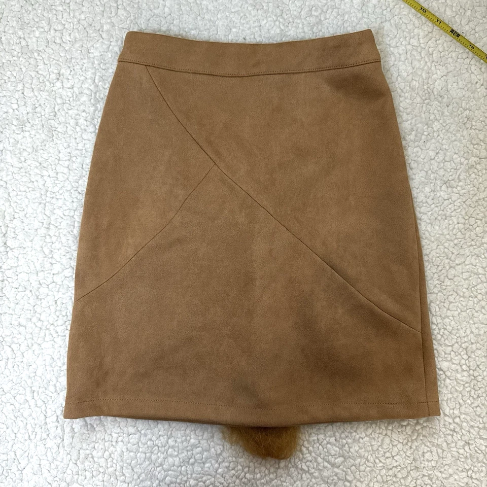 Disfraz de León Mujer Talla Pequeña Cola de León Sobre Tostado Imitación Gamuza Mini Falda Juegos con disfraces Foto 2 de 4