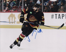 Vancouver Canucks Phillip Di Giuseppe Signed Autographed 8x10 NHL Photo COA #2