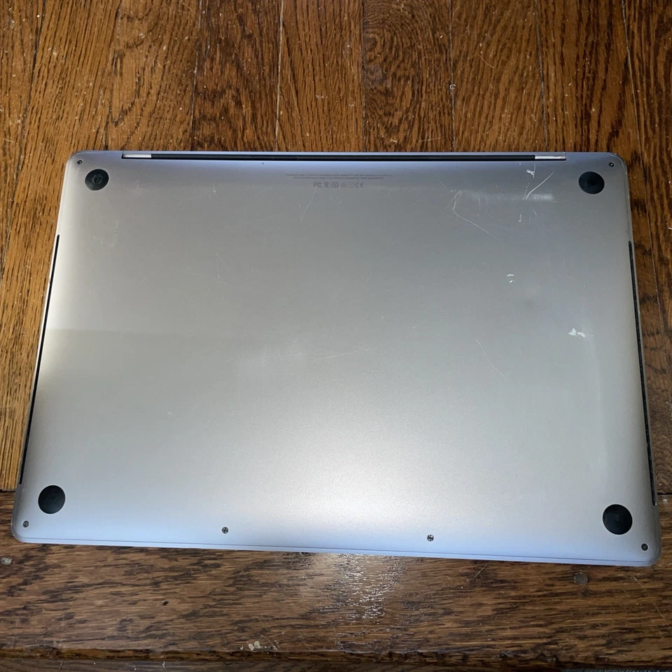 MacBook Pro 15 2016 2,9 GHz i7 16 GB 2 TB Radeon Pro 460 4 Gb gráficos Intel HD Foto 4 de 4